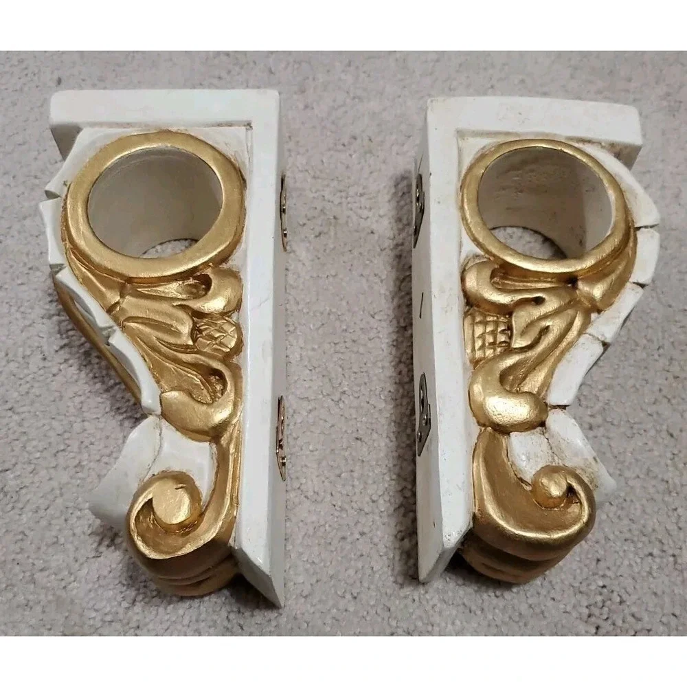 The Unbranded Brand vintage carved
